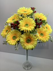 Букет гербер с ягодами, 13 в